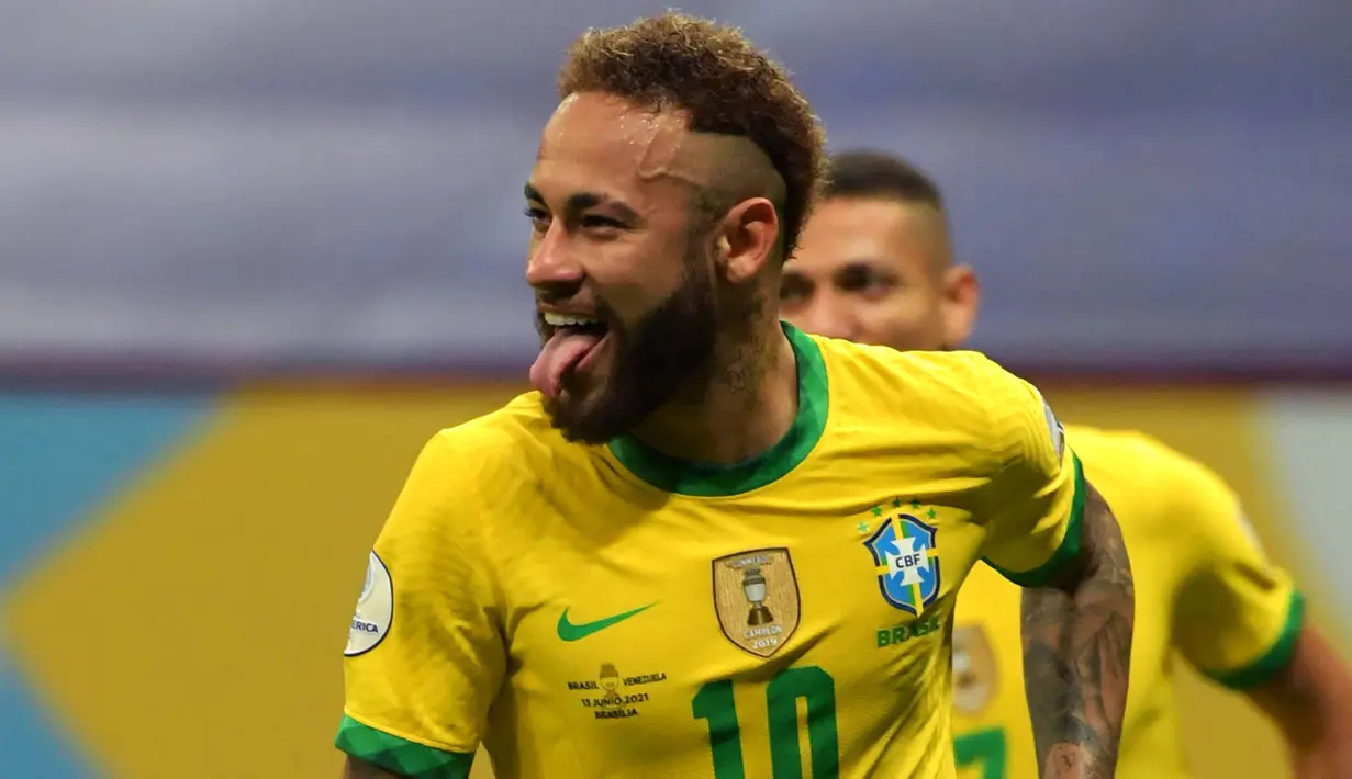 Neymar merupakan pemain Brasil terbaik pada ajang ini. Berkat jasanya, Selecao berhasil sampai di partai puncak turnamen Copa America 2021 walau harus kalah dari Argentina. Ia tercatat telah mencetak dua gol dan tiga assist. (Foto: AFP/Nelson Almeida)