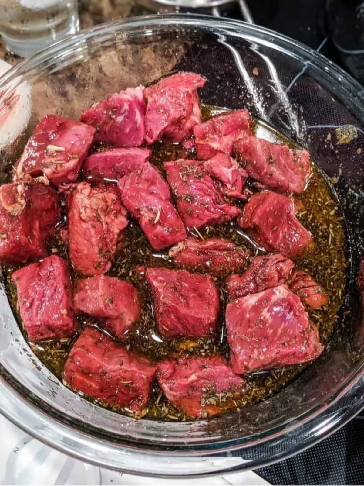 7 Tips Memasak Daging Agar Empuk dan Tidak Alot, Bikin Semua Orang Ketagihan!