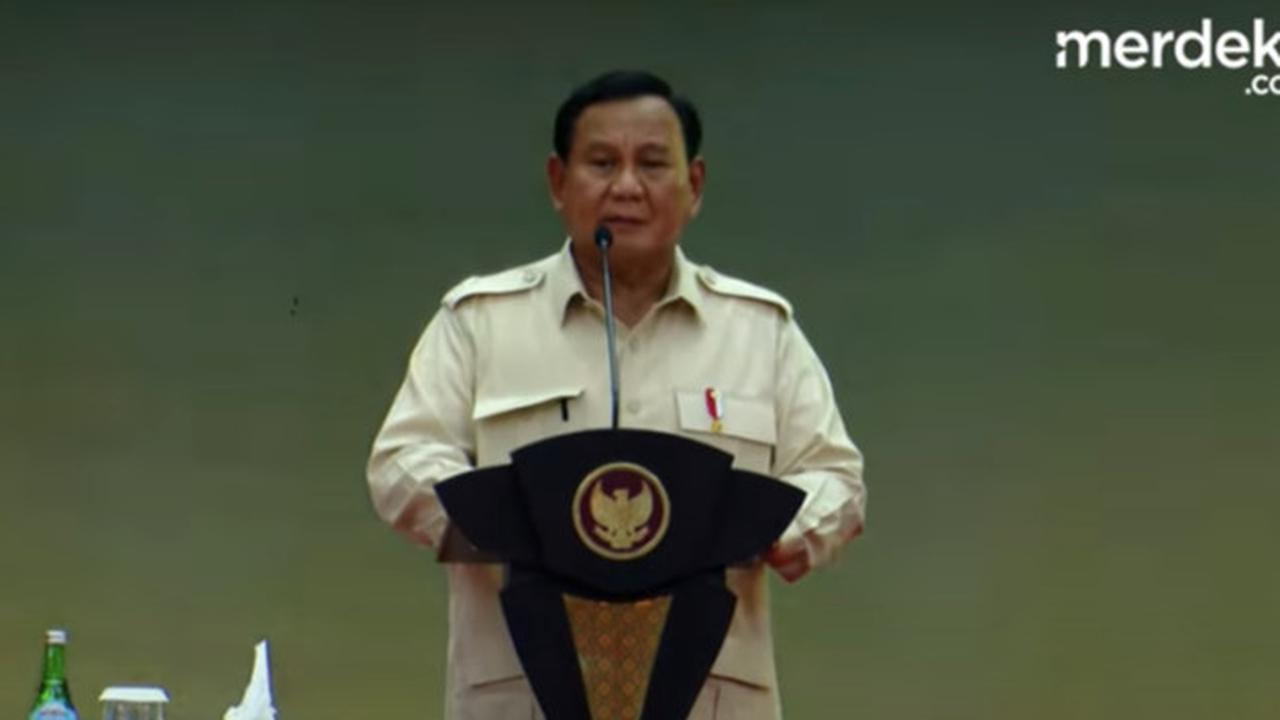 Satu Ruangan Tepuk Tangan saat Prabowo Pamerkan Para Menteri Peraih Adhi Makayasa 'Saya Lihat Hati Merah Putihnya Bukan Latar Belakangnya