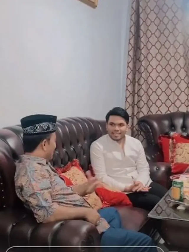 Tampak Tegang, Ini 6 Momen Thariq Halilintar Bertemu dengan Keluarga Fuji