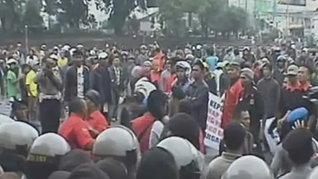 Rapat Penetapan Walikota Sukabumi Diwarnai Kericuhan