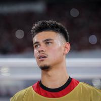 Mees Hilgers Tiba di Jakarta, Jadi Pengganti Jay Idzes di Timnas Indonesia?