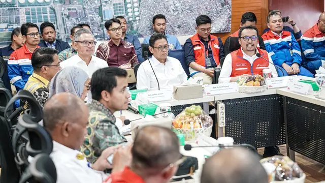 Wakil Menteri ESDM, Yuliot Tanjung, saat mengunjungi Integrated Terminal Jakarta. (Foto: Pertamina)
