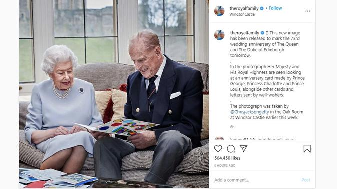 Ratu Elizabeth II dan Pangeran Philip merayakan ulang tahun pernikahan ke-73 tahun dan mendapat hadiah dari ketiga cicitnya, yakni Pangeran George, Putri Charlotte, dan Pangeran Louis. (Screenshot Instagram @theroyalfamily/https://www.instagram.com/p/CHydDgpnJW9/)