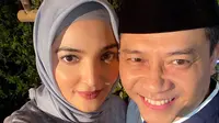 Penampilan Ashanty dan Anang Hermansyah tampak religius dalam potret ulang tahun pernikahan yang kedelapan (Dok.Instagram/@ashanty_ash/https://www.instagram.com/p/CAECbf8n-q6/Komarudin)