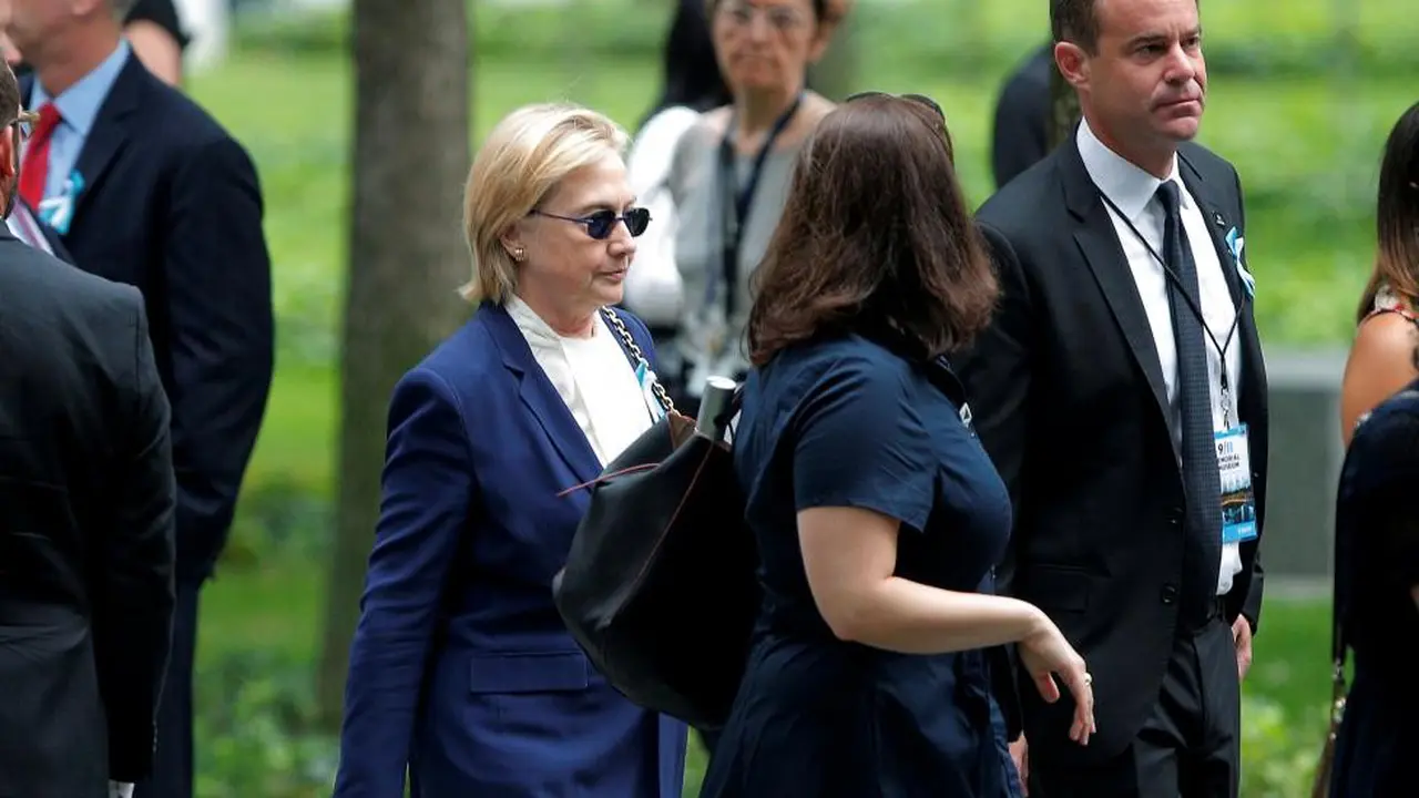 Karena sakit, Hillary Clinton pulang lebih awal dalam peringatan tragedi 9/11