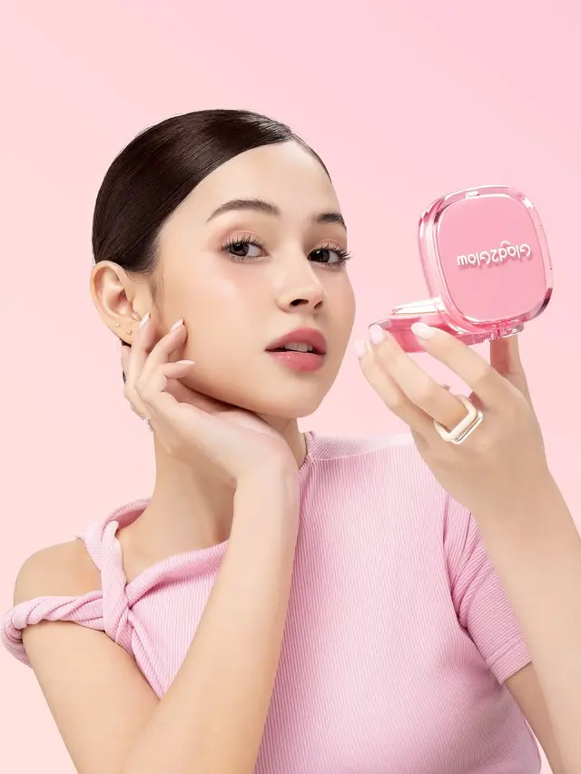 Produk Cushion Glad2Glow