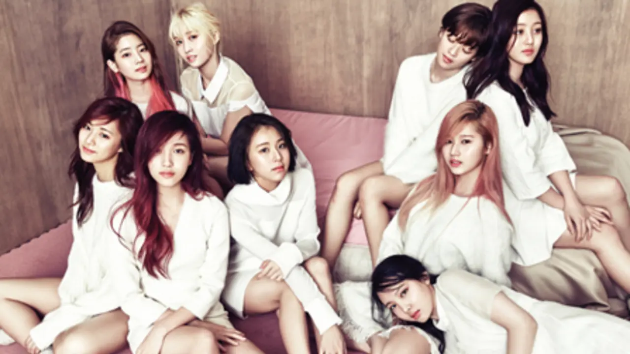 Cerita Unik Girlband TWICE yang Suka Makan