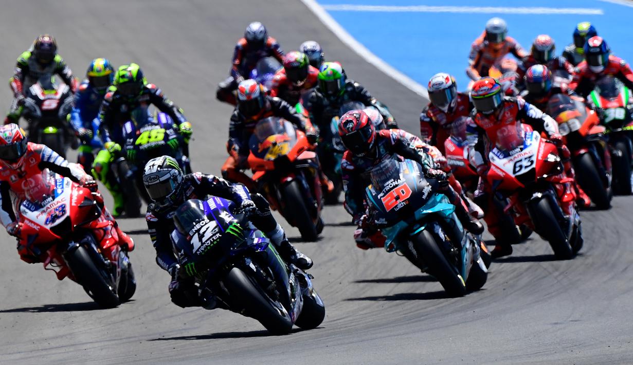 Suasana balapan pada MotoGP 2020 di Sirkuit Jerez, Spanyol, Minggu (19/7/2020). Quartararo berhasil finis di posisi pertama dengan catatan waktu 41 menit 23,796 detik. (AFP/Javier Soriano)