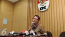 Humas KPK, Yuyuk Andriati mengabarkan bahwa KPK telah menetapkan mantan Dirjen Kependudukan dan Pencatatan Sipil (Dukcapil) Kemendagri, Irman sebagai tersangka baru kasus tipikor e-KTP, Jakarta, Jum'at (30/9). (Liputan6.com/Helmi Afandi)