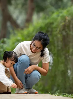 Apabila terdapat perubahan besar, orangtua bisa mencoba siapkan kegiatan alternatif yang tetap membuat mereka sibuk. (Foto/dok: Freepik)