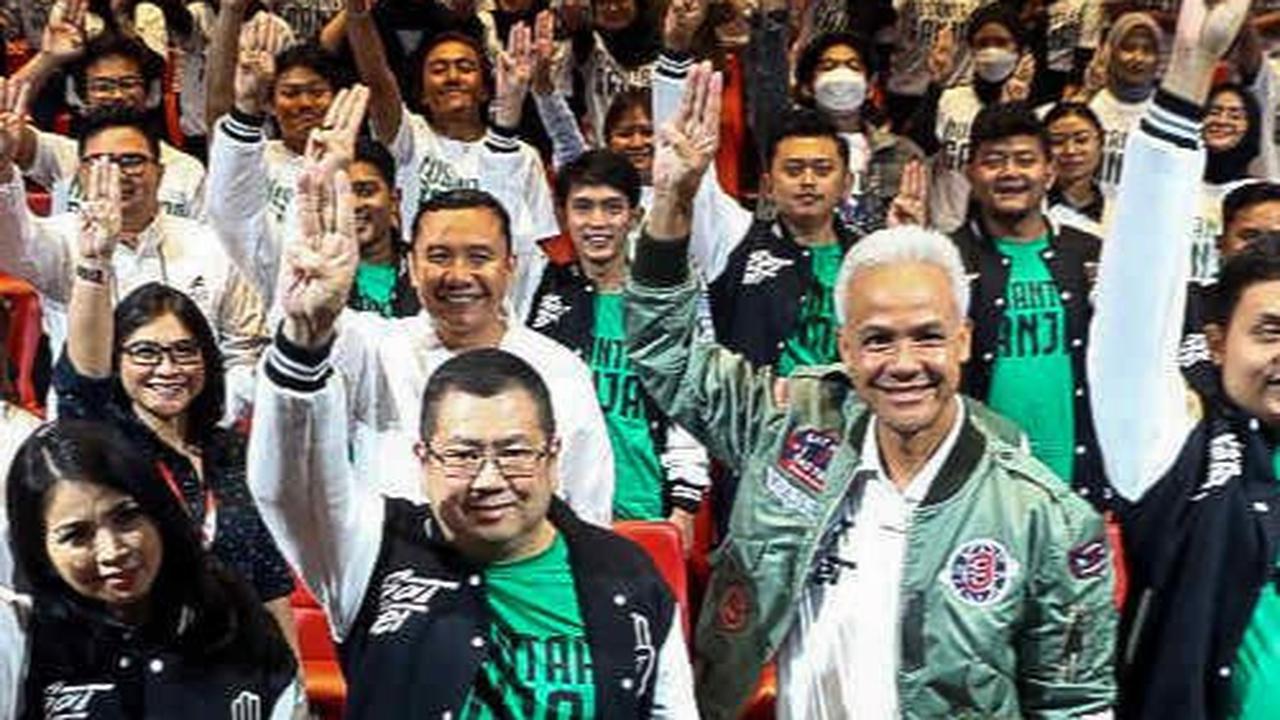 FOTO: Momen Ganjar Hadiri Deklarasi Relawan NAGA, Luncurkan Gerakan Tanam 1 Juta Pohon