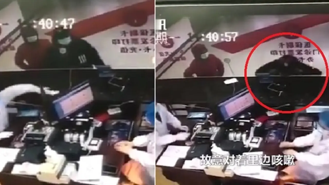 Kehabisan Obat, Pria di Wuhan Ini Lepas Masker dan Batuk ke Arah Perawat