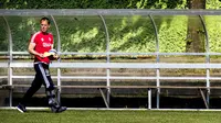 Frank de Boer, saat masih bersama Ajax Amsterdam (12/5/2016). De Boer bersedia menangani Inter Milan dengan masa kontrak tiga tahun.  (EPA/Koen Van Weel)