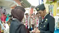 Dua aggota Pramuka di Lampung menikah ala Pramuka