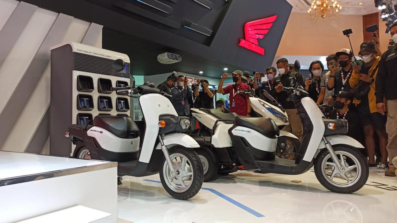 Sepeda motor listrik Honda di Indonesia Motorcycle Show atau IMOS 2022.