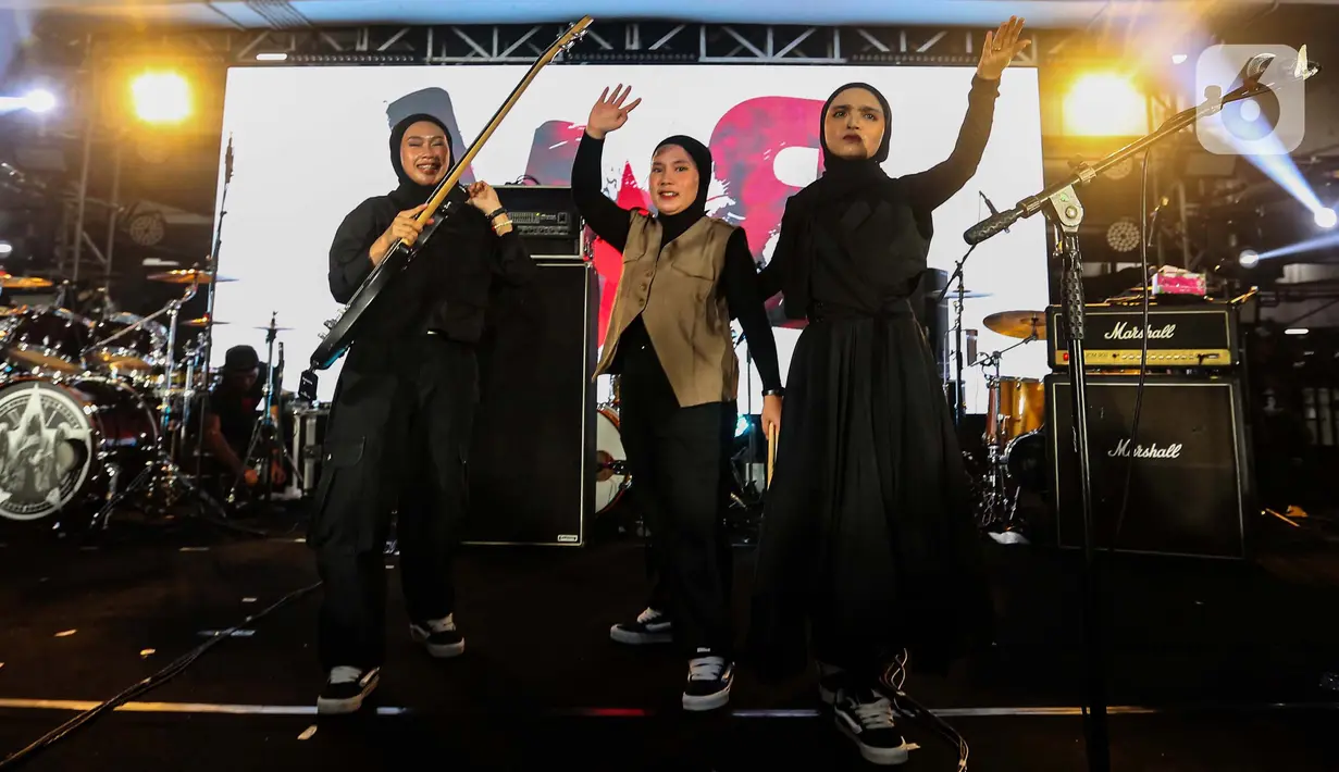 Dalam kiprahnya, Voice of Baceprot telah melakukan dua kali tur Eropa yakni pada 2021 dan 2022, serta di Amerika Serikat pada 2023. (Liputan6.com/Angga Yuniar)