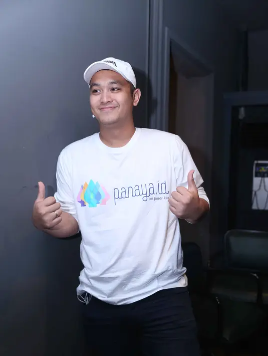 Film terbaru Gilang bercerita tentang tradisi Minangkabau yang mulai terkikis jaman. Tradisi itu adalah surau (masjid) sebagai tempat mendidik generasi muda dan silek (silat). (Nurwahyunan/Bintang.com)