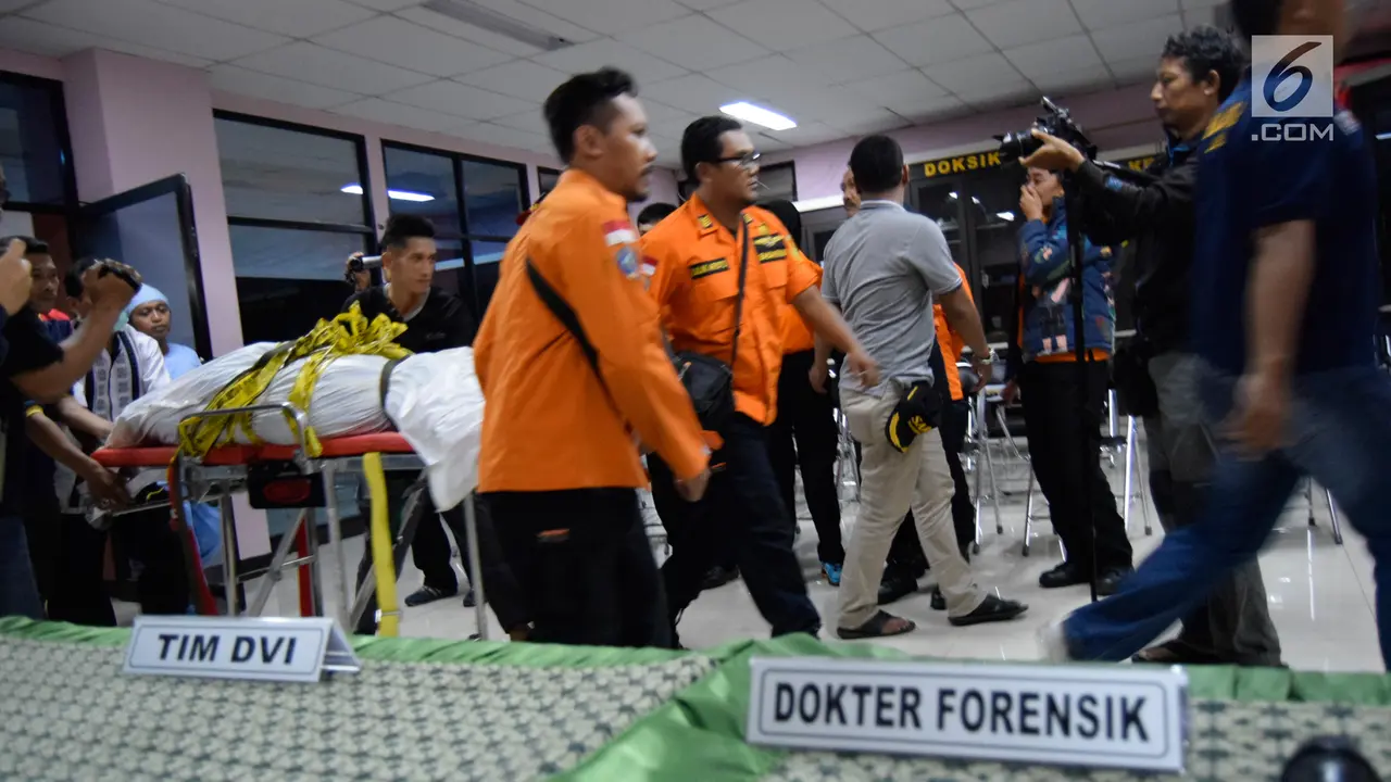 Jenazah Korban Heli Basarnas Dievakuasi ke RS Bhayangkara