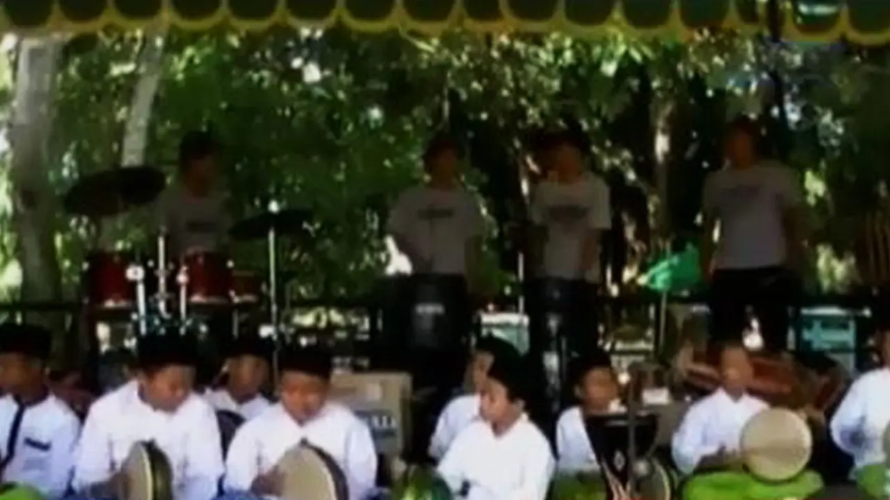 Segmen 6: Kolaborasi Musik Tradisional hingga Mendalang di Sungai