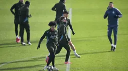 Laga menentukan bagi kedua tim di babak play-off fase gugur Liga Champions 2024/2025 tersebut akan berlangsung pada Rabu 19 Februari 2025 waktu setempat atau Kamis 20 Februari 2025 pukul 03.00 WIB. (Paul ELLIS/AFP)