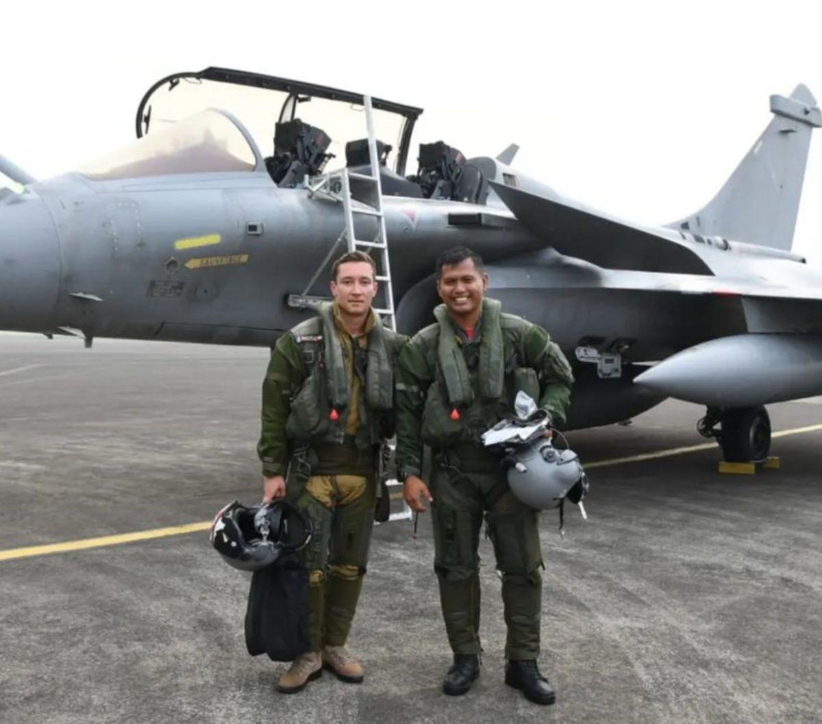 Penerbang tempur TNI AU, Mayor Pnb Dedi 'Kingbee' Andres berkesempatan menjajal kecanggihan pesawat tempur Rafale milik Angkatan Udara Prancis yang singgah di Indonesia, pada Selasa (25/7/2023) lalu.

Penerbang dari Skadron Udara 1 Lanud Supadio itu men