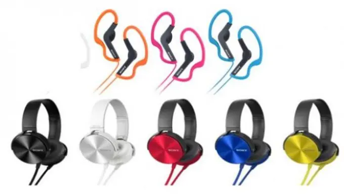 20 Perjuangan yang Dirasakan Para Pecandu 'Headphone'
