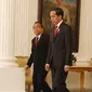 Presiden Jokowi bersiap menerima surat-surat kepercayaan dari para duta besar dalam Penyerahan surat-surat kepercayaan Dubes Luar Biasa dan Berkuasa Penuh (LBBP) untuk Republik Indonesia di Istana Merdeka, Selasa (12/9). (Liputan6.com/Angga Yuniar)