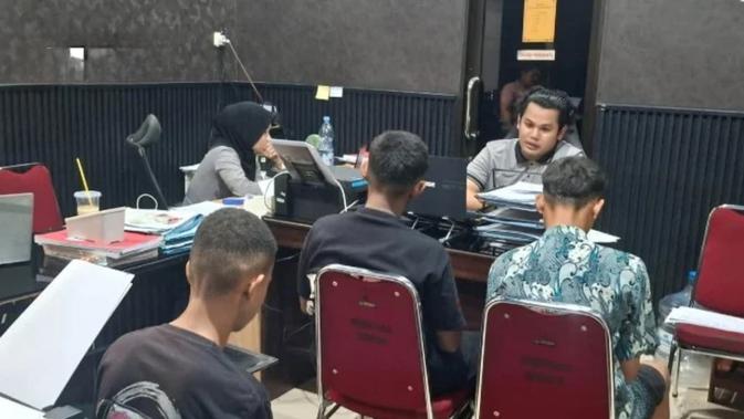 Geng Remaja Pangkep Gasak 9 Chromebook SD, Laku Murah Demi Rokok