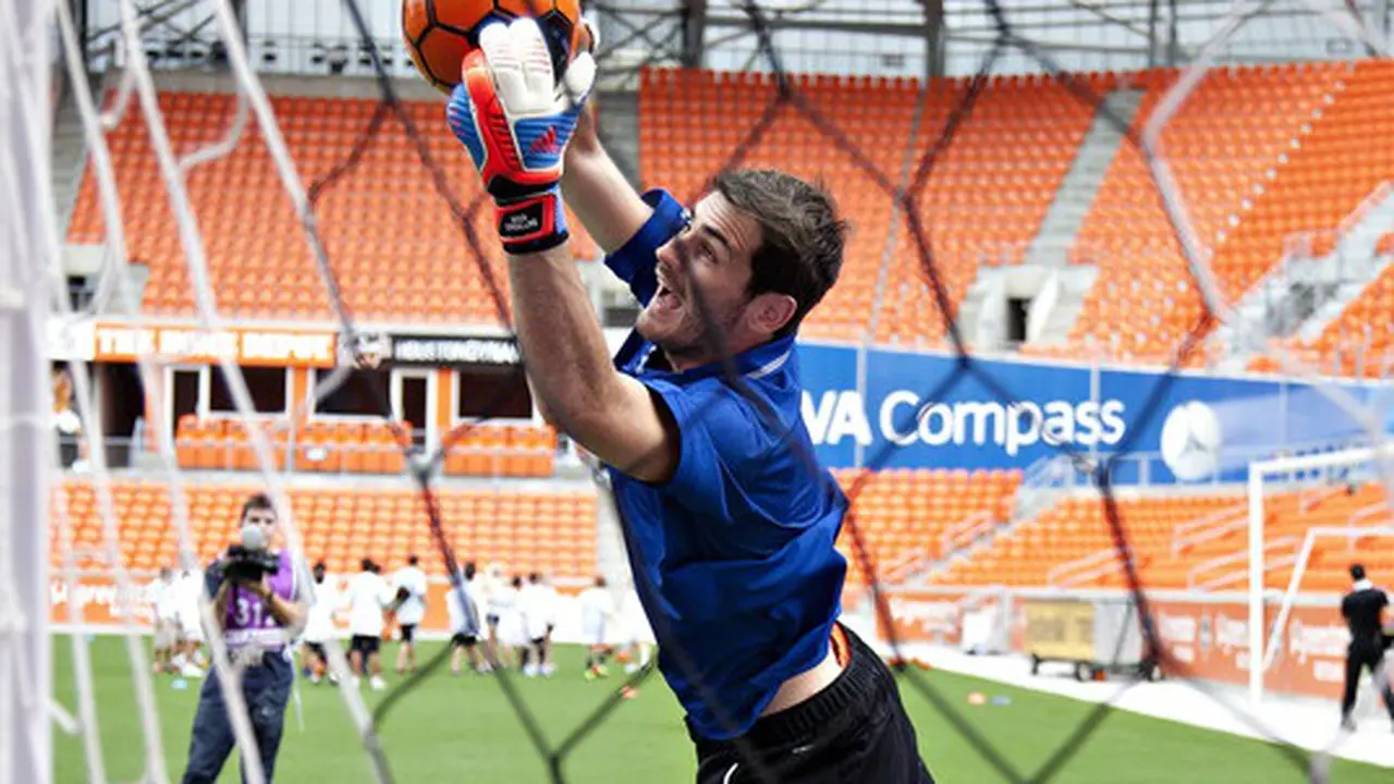 Modisnya Sang Kiper Real Madrid, Iker Casillas
