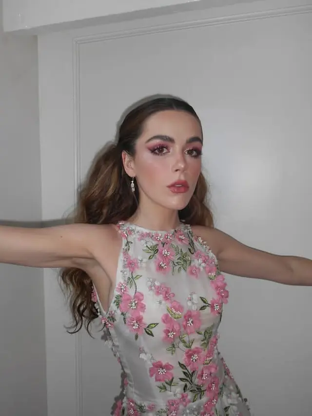 Tren Makeup Cherry Blossoms Viral di Media Sosial