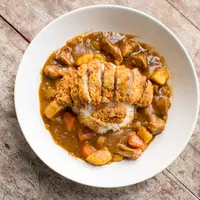 ilustrasi Perbedaan Kari Jepang dan India/Pattakorn Uttarasak/shutterstock