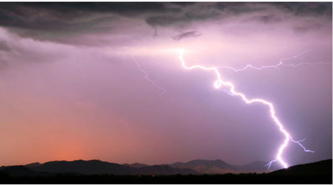 Tersambar Badai Petir Massal di Gunung, 11 Tewas