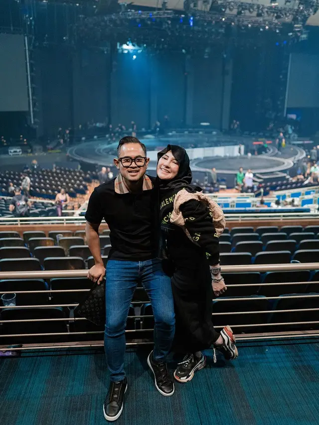Selebgram Juragan 99 dan Shandy Purnamasari. (Foto: Dok. Instagram @juragan_99)