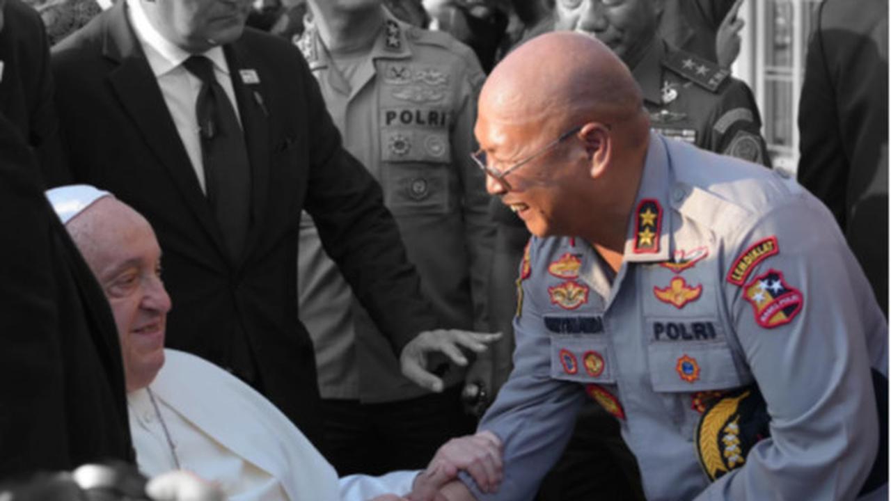 Jenderal Bintang 3 Polisi Pernah Salaman dan Dipegang Paus Fransiskus, ini Sosoknya