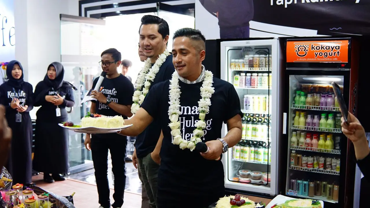 Omesh dan Irfan Hakim syukuran Bandung Kunafe