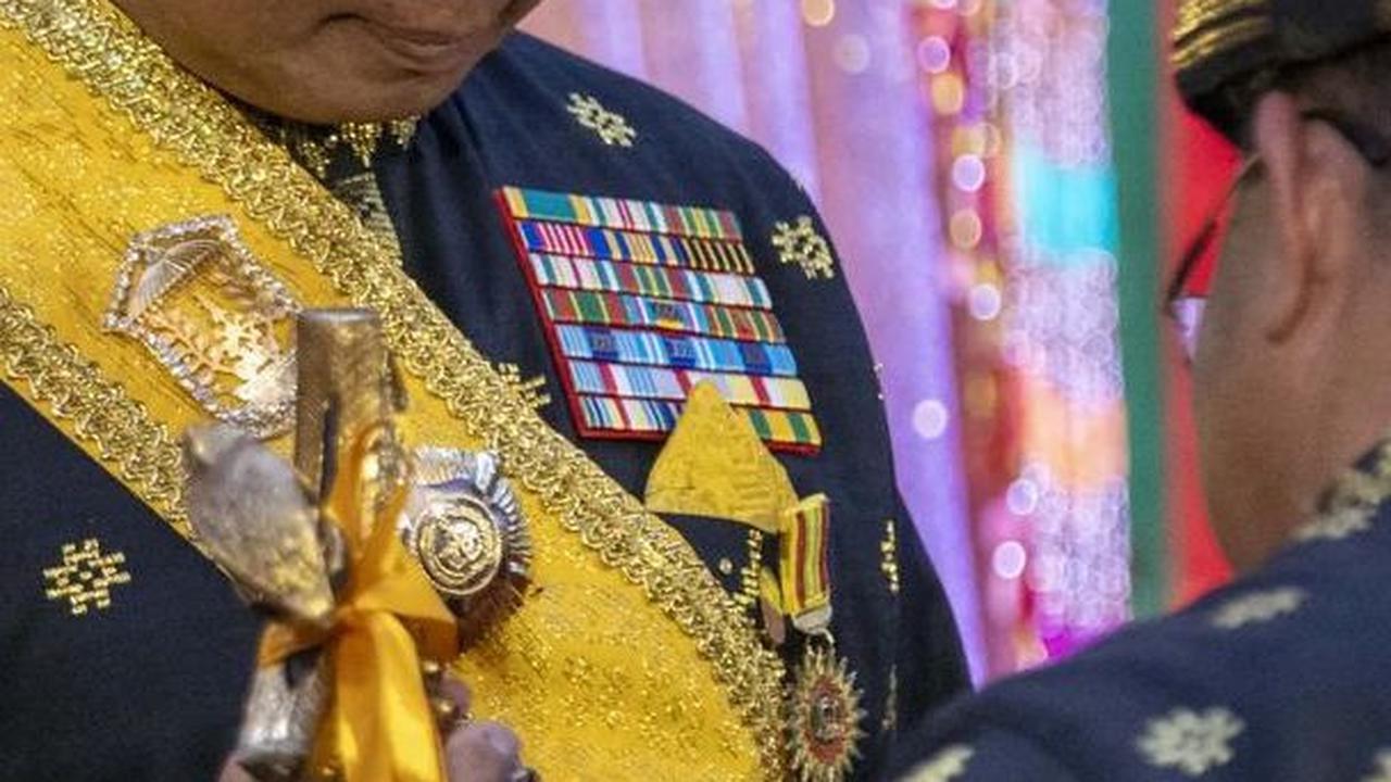 "Karena Gelar Adat ini adalah sebuah amanah bagi saya dan keluarga," ungkapnya. <br>