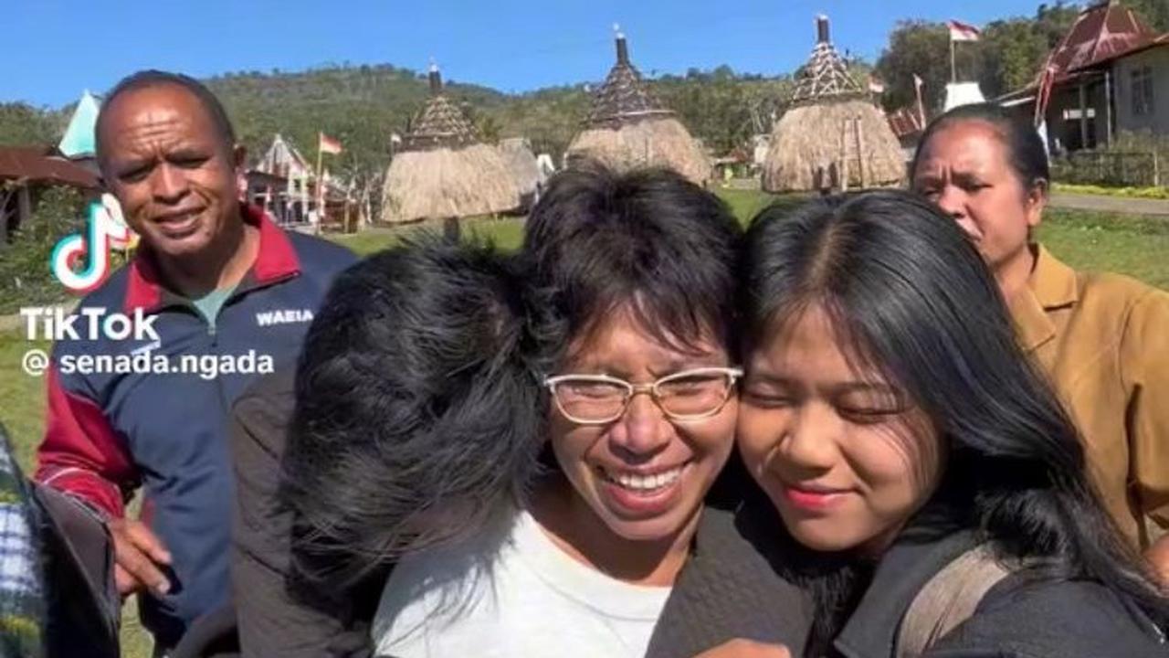 Momen Perpisahan Mahasiswa KKN UGM dengan Warga Desa di NTT Ini Viral, Bikin Haru