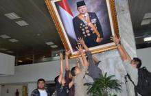 Demokrat minta perusak foto SBY dihukum