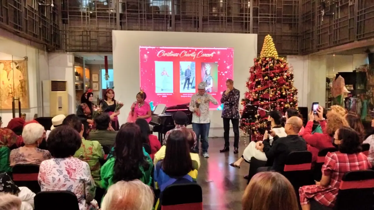 Konser Amal Natal oleh Ananda Sukarlan: Perayaan Musik Klasik untuk Kepedulian dan Harmoni