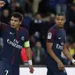 Gaya pemain PSG, Thiago Silva (kiri) merayakan golnya ke gawang FC Metz pada lanjutan Ligue 1 Prancis di Parc des Princes Stadium, Paris (10/3/2018). PSG menang telak 5-0. (AP/Thibault Camus)