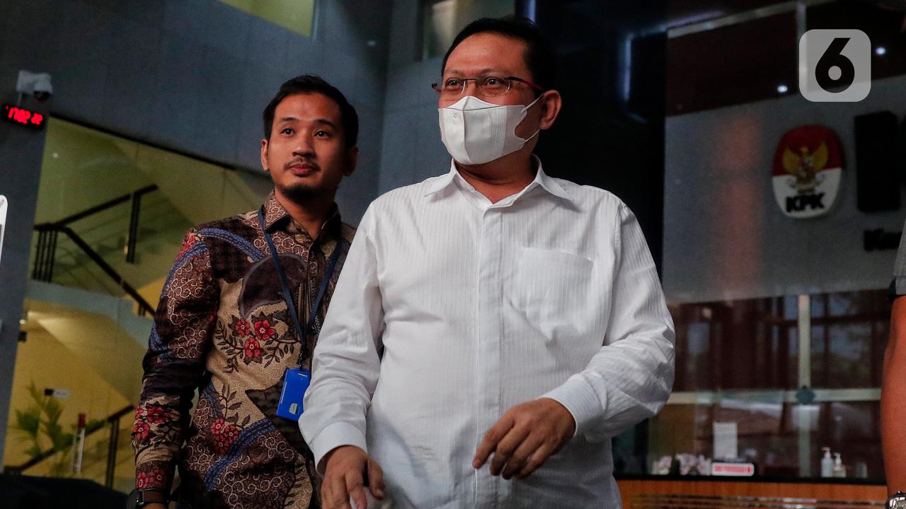 Sekretaris MA Hasbi Hasan Beri Salam Usai Diperiksa KPK Terkait Dugaan Kasus Suap