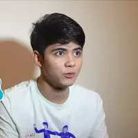 Apa kesulitan yang Aliando Syarief rasakan saat berlatih vokal bersama DJ Sumantri untuk Indonesian Social Media Awards (ISMA) 2K16?