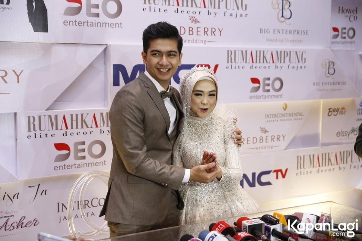 Momen Ijab Qabul Ria Ricis dan Teuku Ryan