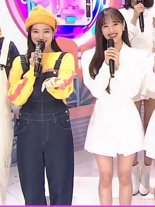 Naeun overall outfit/dok. Pinterest