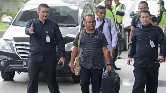 Bawa Koper, Pegawai Bank Penyuap Bupati Ngada Tiba di KPK
