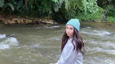 Di tengah kesibukannya, pemilik nama lengkap Gege Elisa Joy Callista ini memang memiliki hobi travelling. Dalam berbagai kesempatan, ia isi waktu luangnya untuk menikmati liburan di Tanah Air hingga luar negeri. Sudah banyak tempat wisata alam yang ia kunjungi dan membagikannya di media sosial. (Liputan6.com/IG/@gegeelisa94)