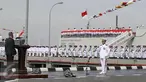 Menteri Pertahanan Ryamizard Ryacudu memimpin upacara di Kompleks Satuan I Koarmabar Pondok Dayung, Tanjung Priok, Jakarta, Jumat (7/4). Kehadiran Ryamizard untuk meresmikan KRI Raden Eddy Martadinata 331. (Liputan6.com)