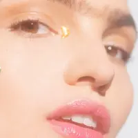 Ilustrasi acne patch. Sumber foto: unsplash.com/Billie Body Brand.