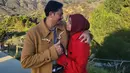 <p>Ivan Fadilla dan sang istri relatif jarang pamer kemesraan di media sosial. Meski begitu, hampir tak pernah terdengan gosip miring dari pasangan ini. (FOTO: instagram.com/nyaisarni2/)</p>